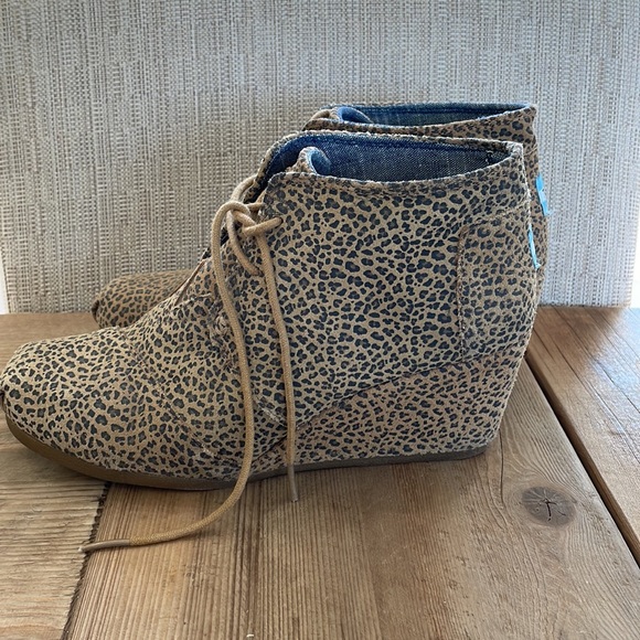 Toms Wedge Booties - Picture 3 of 5